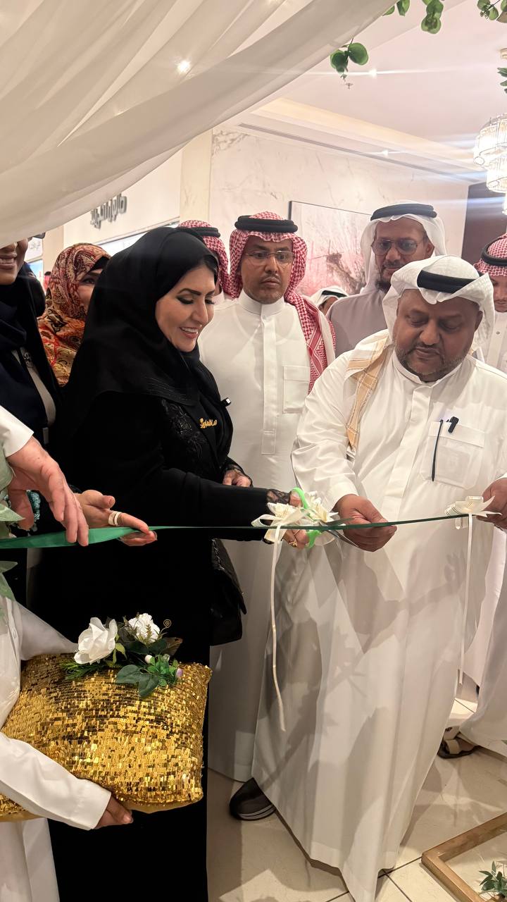 افتتاح معرض ست الحسن للفنان خالد بايونس في مكة المكرمة